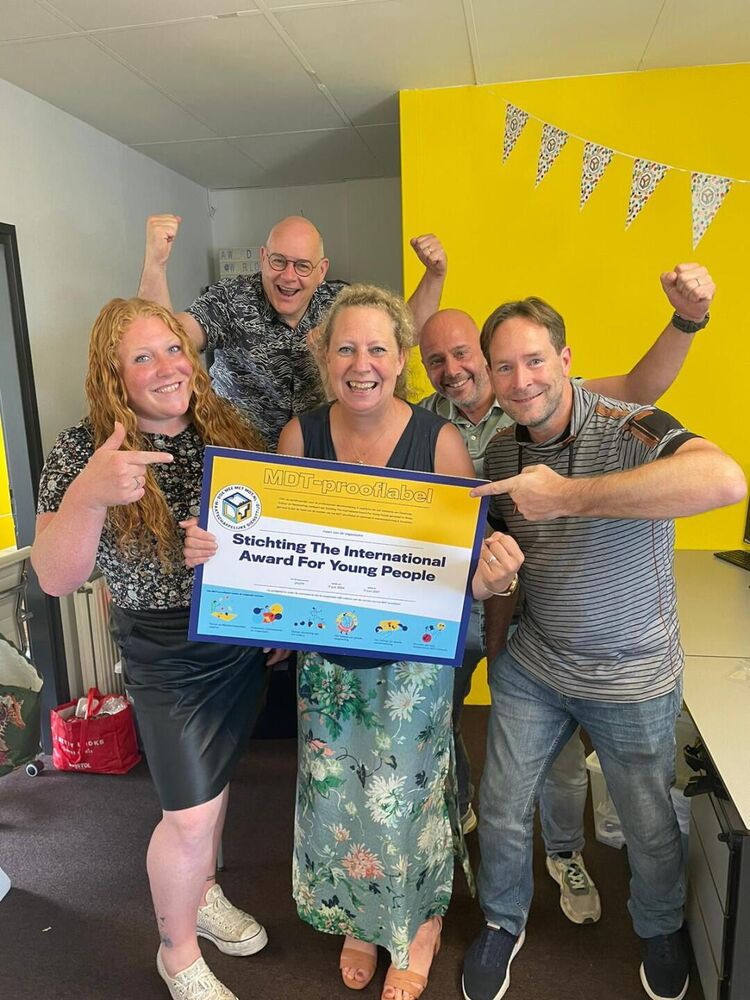 MDT-proof label for Award NL